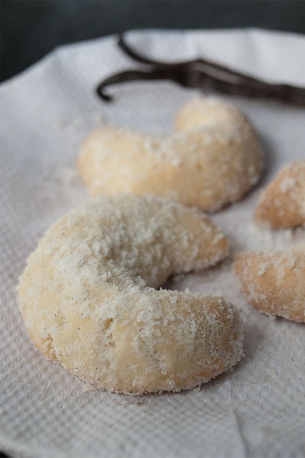 Vanillekipferl - Christmas crescent shaped Vanilla shortcrust cookies