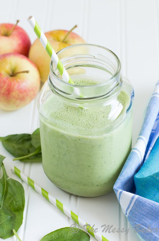 Apple Banana Green Smoothie | www.themessybakerblog.com -8581