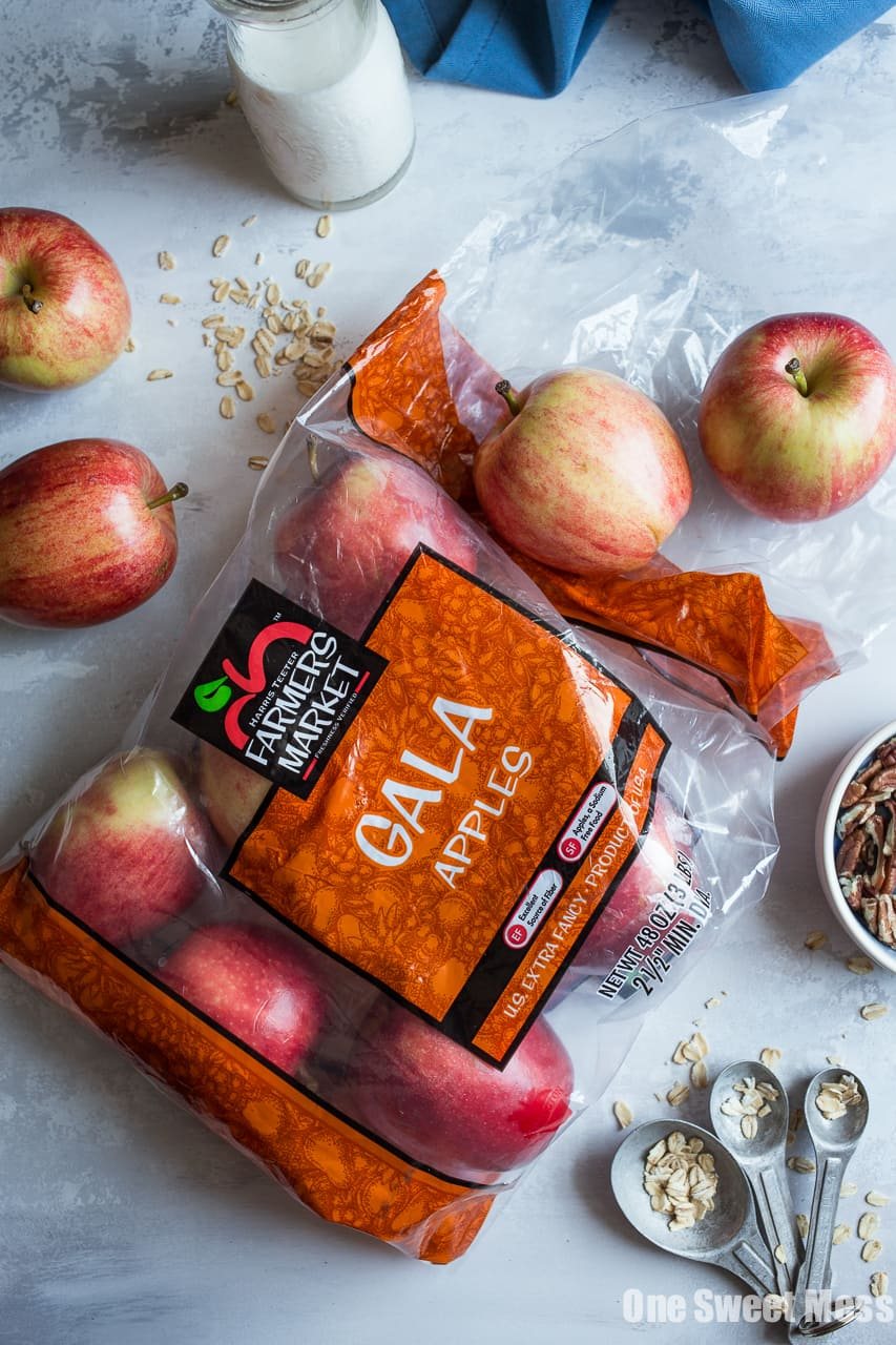 Apple Pie Overnight Oatmeal {Gluten-Free, Vegan, Naturally Sweetened}