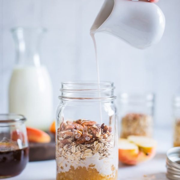 Apple Pie Overnight Oatmeal {Gluten-Free, Vegan, Naturally Sweetened}