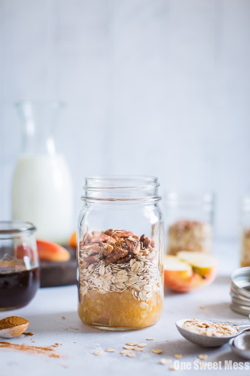 Apple Pie Overnight Oatmeal {Gluten-Free + Vegan}