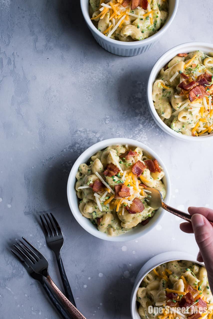 Bacon Broccoli Mac and Cheese - This budget friendly meal will happily feed a family of four for $10