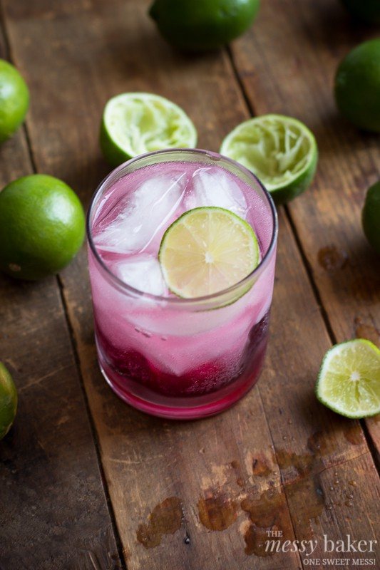 Blackberry-Lime Gin Fizz