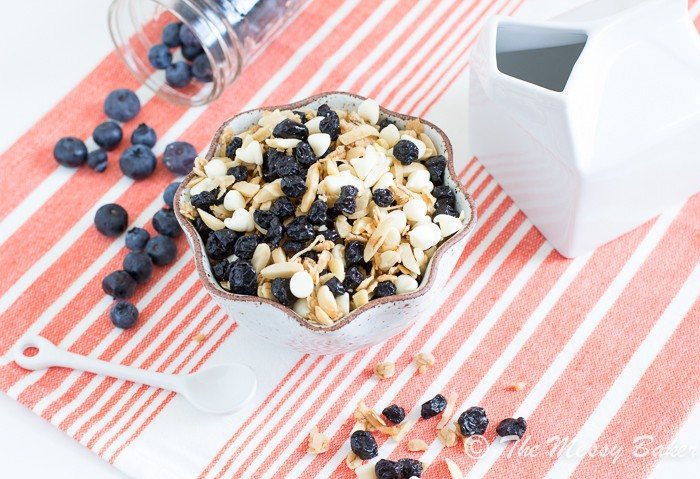 Blueberries & Cream Granola | www.themessybakerblog.com-8010