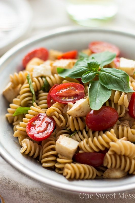 Caprese Pasta Salad {Vegetarian}