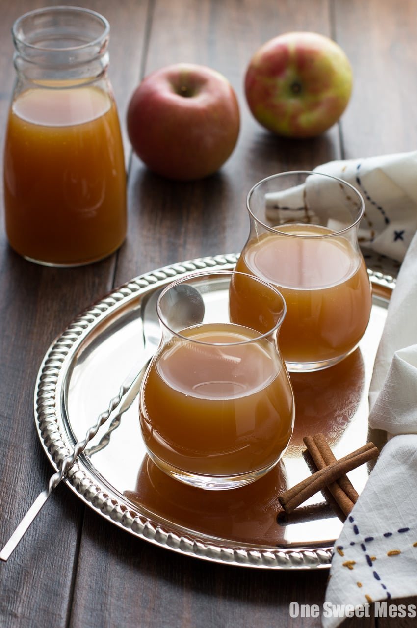 Caramel Apple Pie Martini