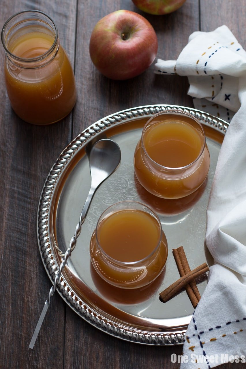 Caramel Apple Pie Martini