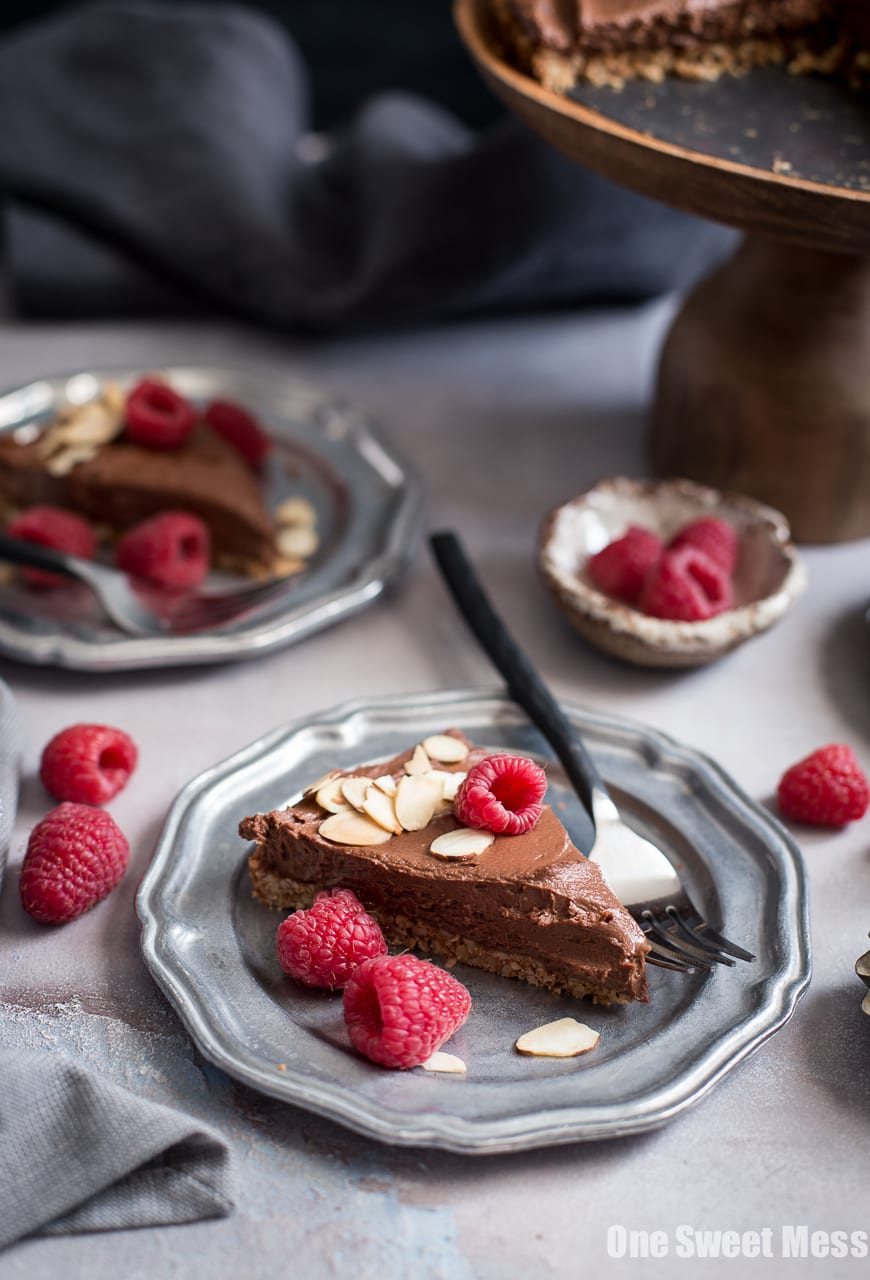 Dark Chocolate Almond Tart: This rich, creamy, ultra chocolate-y tart is vegan, gluten-free, grain-free, soy-free, and egg-free. This decadent tart is perfect for Valentine's Day.