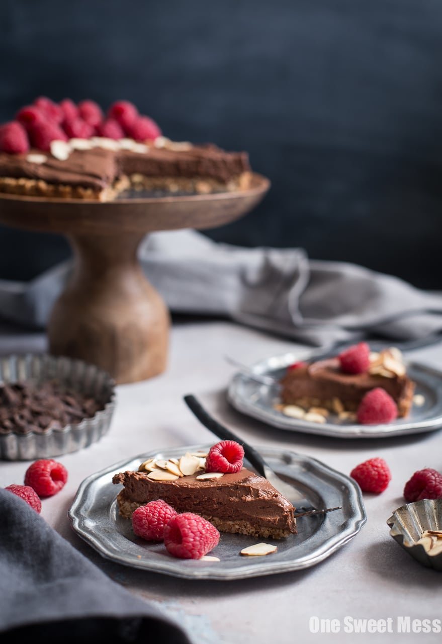 Dark Chocolate Almond Tart: This rich, creamy, ultra chocolate-y tart is vegan, gluten-free, grain-free, soy-free, and egg-free. This decadent tart is perfect for Valentine's Day.