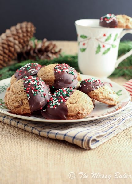 Chocolate Dipped Biscoff Pillow Cookies-5697