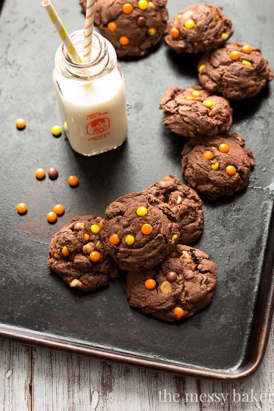 Chocolate Reese's Pieces Pudding Cookies | www.themessybakerblog.com