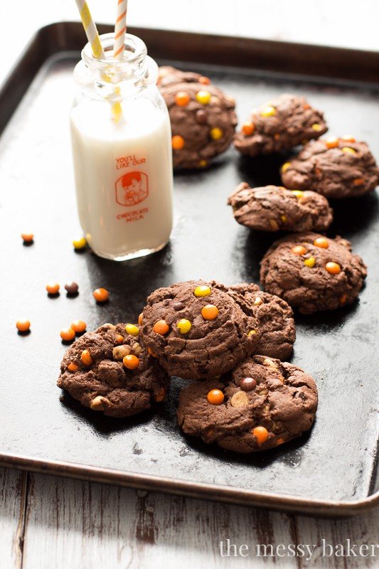 Chocolate Reese's Pieces Pudding Cookies | www.themessybakerblog.com