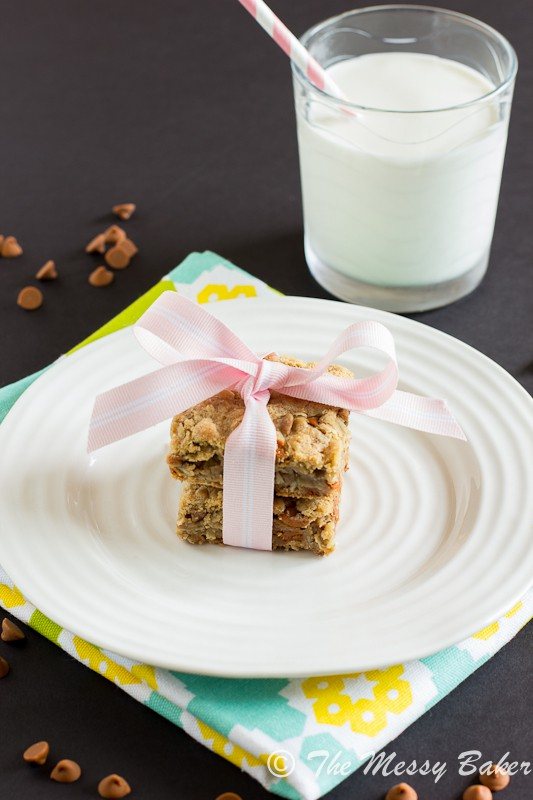 Cinnamon Chip Cookie Butter Oat Bars | www.themessybakerblog.com-7468