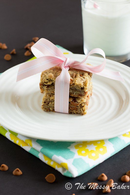 Cinnamon Chip Cookie Butter Oat Bars | www.themessybakerblog.com-7465