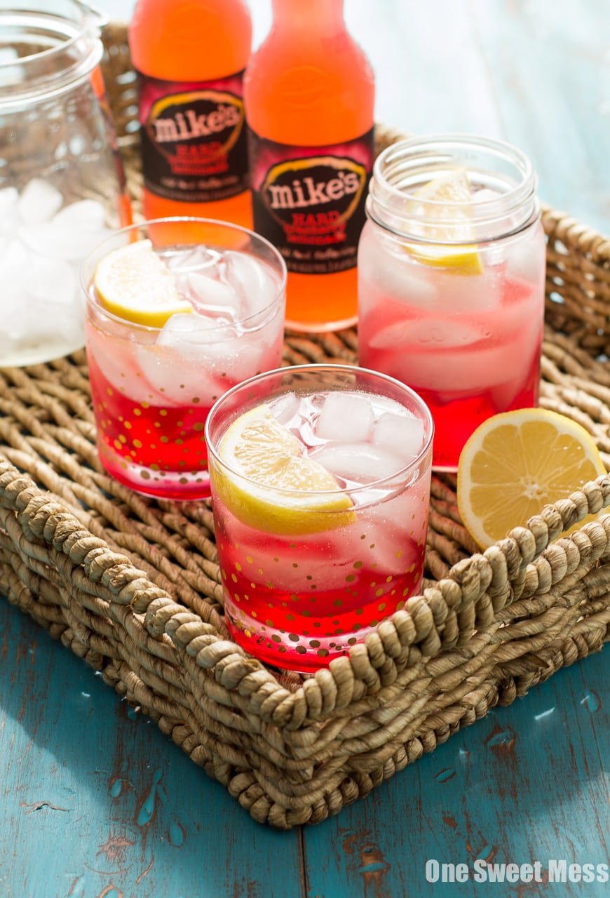Cran-Apple Splash Cocktail | A mixture of mike's hard cranberry lemonade, apple cider, and apple-infused whiskey.