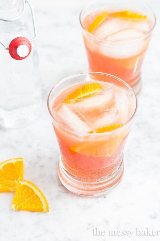 Cranberry Orange Spritzer Cocktail | www.themessybakerblog.com