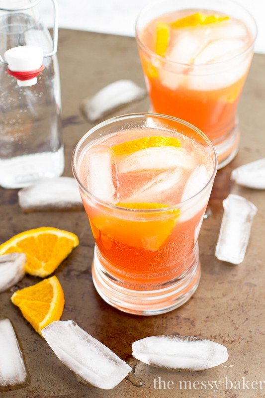 Cranberry Orange Spritzer Cocktail | www.themessybakerblog.com