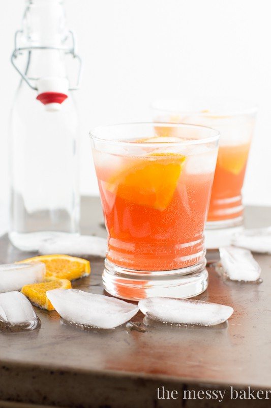 Cranberry Orange Spritzer Cocktail | www.themessybakerblog.com