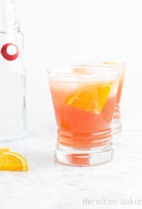 Cranberry Orange Spritzer Cocktail | www.themessybakerblog.com
