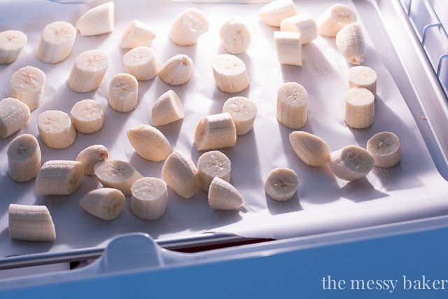 How To Freeze Bananas from www.themessybakerblog.com