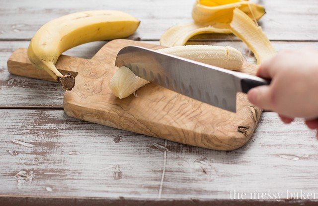How To Freeze Bananas from www.themessybakerblog.com