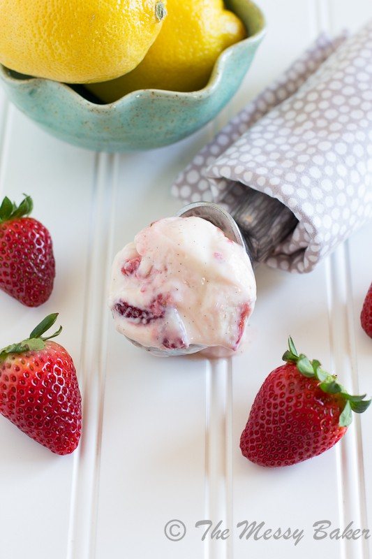 Fresh Strawberry Frozen Yogurt | www.themessybakerblog.com -7100