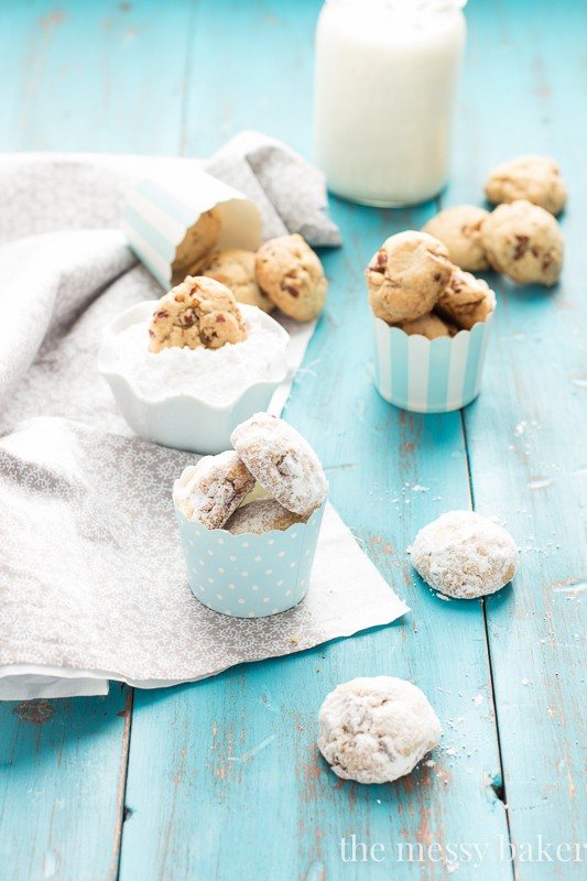 Grandmom's Pecan Sandies | www.themessybakerblog.com