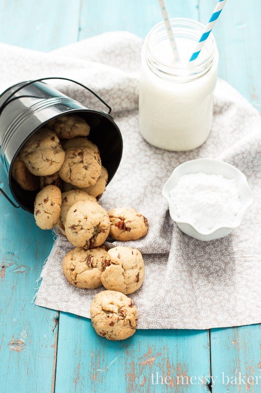 Grandmom's Pecan Sandies | www.themessybakerblog.com
