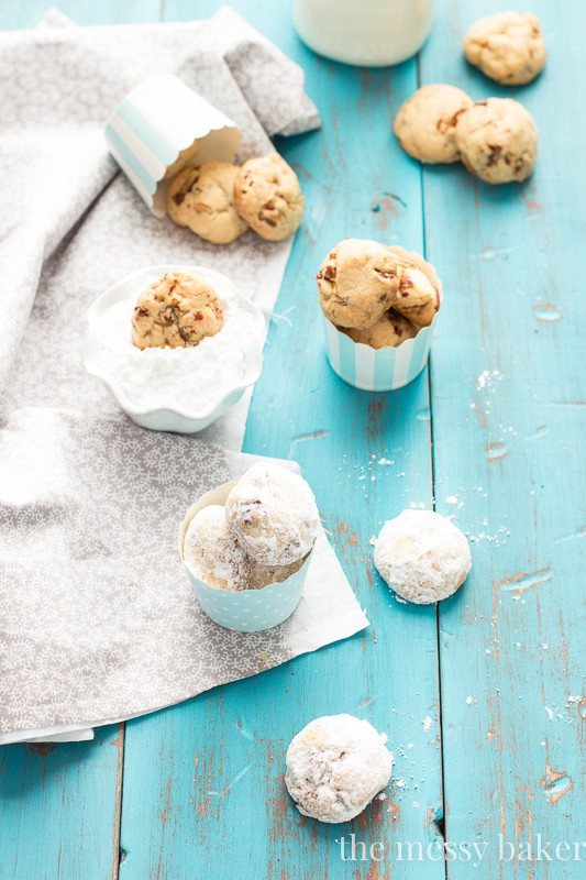 Grandmom's Pecan Sandies | www.themessybakerblog.com