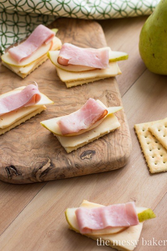 Havarti, Pear, & Smoked Ham on Crackers | An easy appetizer recipe for entertaining | www.themessybakerblog.com
