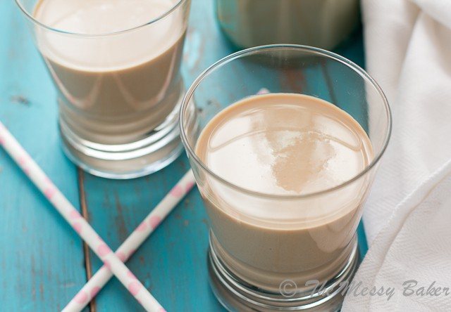 Homemade Caramel Bailey's Irish Cream from www.themessybakerblog.com