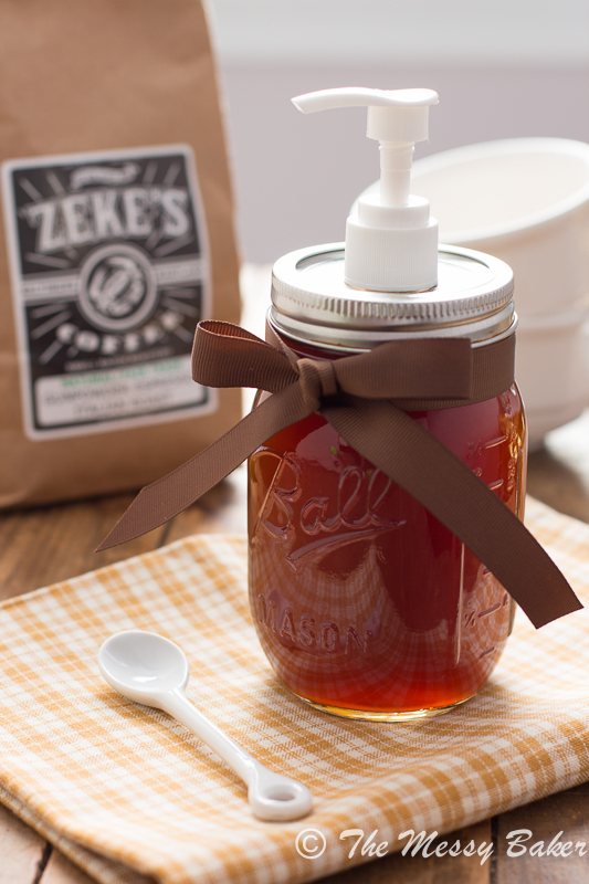 Homemade Pumpkin Spice Syrup | www.themessybakerblog.com -8423
