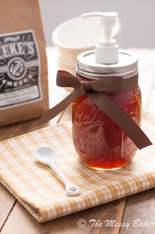 Homemade Pumpkin Spice Syrup | www.themessybakerblog.com -8419