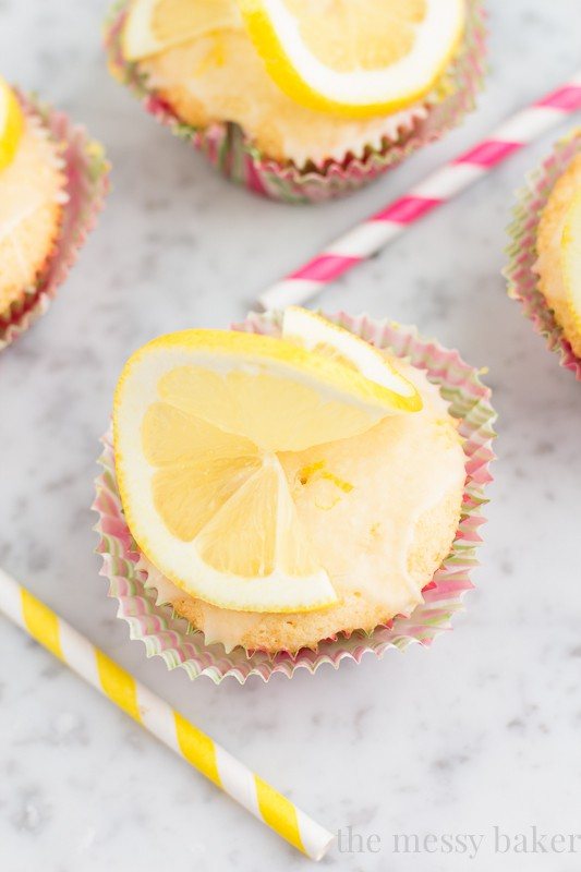 Lemon Cupcakes with Lemon Glaze | www.themessybakerblog.com