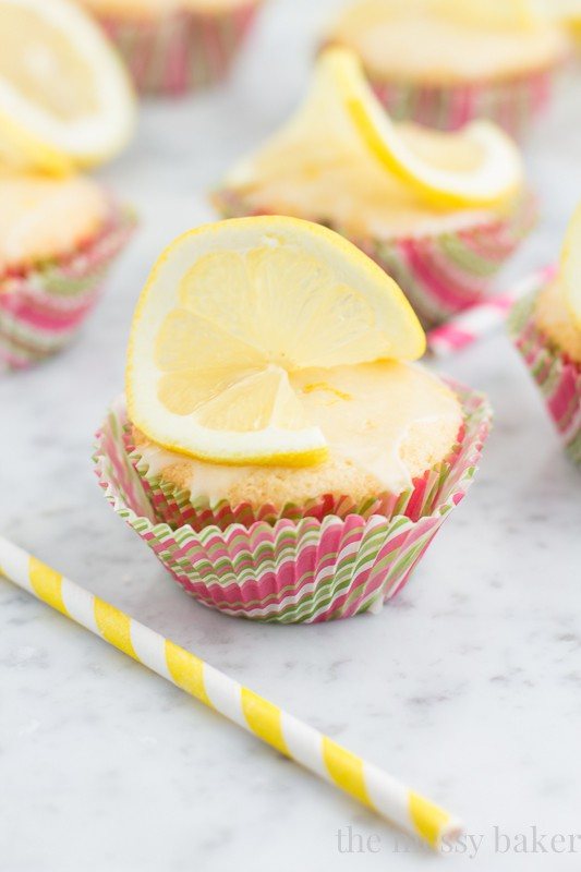 Lemon Cupcakes with Lemon Glaze | www.themessybakerblog.com