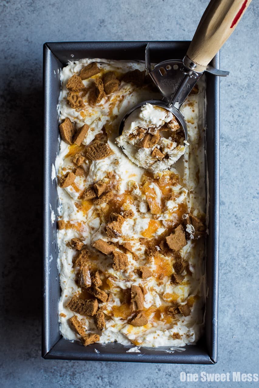 No-Churn Peach Cobbler Ice Cream