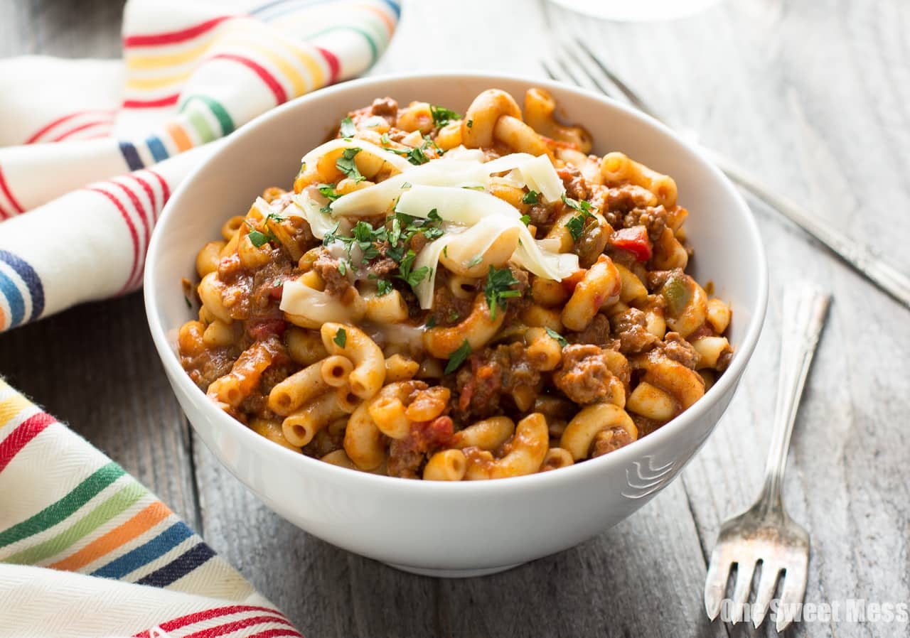 One Pot Chili Mac | Tender beef, gooey cheese, and pasta in one easy weeknight dish.