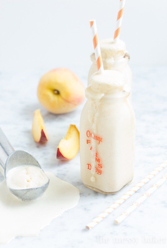 Peach Pie Milkshake made with Snickerdoodle Cookies | www.themessybakerblog.com