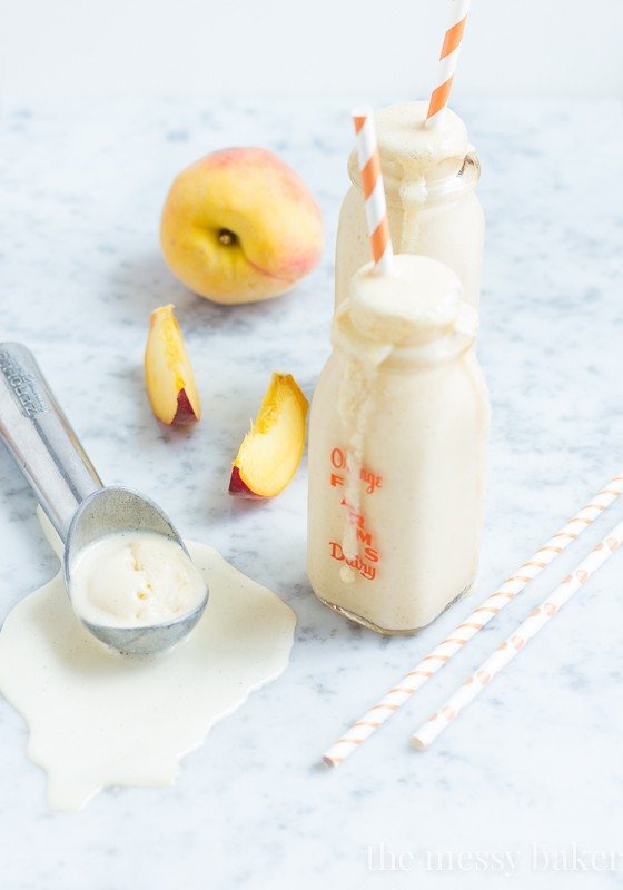 Peach Pie Milkshake made with Snickerdoodle Cookies | www.themessybakerblog.com