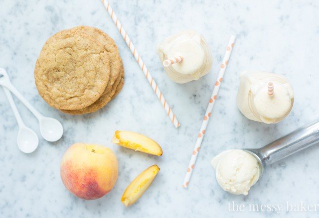 Peach Pie Milkshake made with Snickerdoodle Cookies | www.themessybakerblog.com