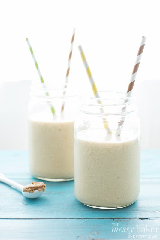 Peanut Butter Banana Oat Smoothie | www.themessybakerblog.com