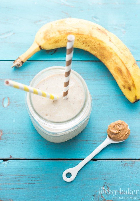 Peanut Butter Banana Oat Smoothie | www.themessybakerblog.com