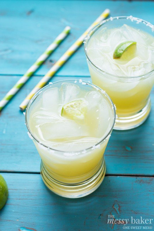 Pineapple Margarita | www.themessybakerblog.com