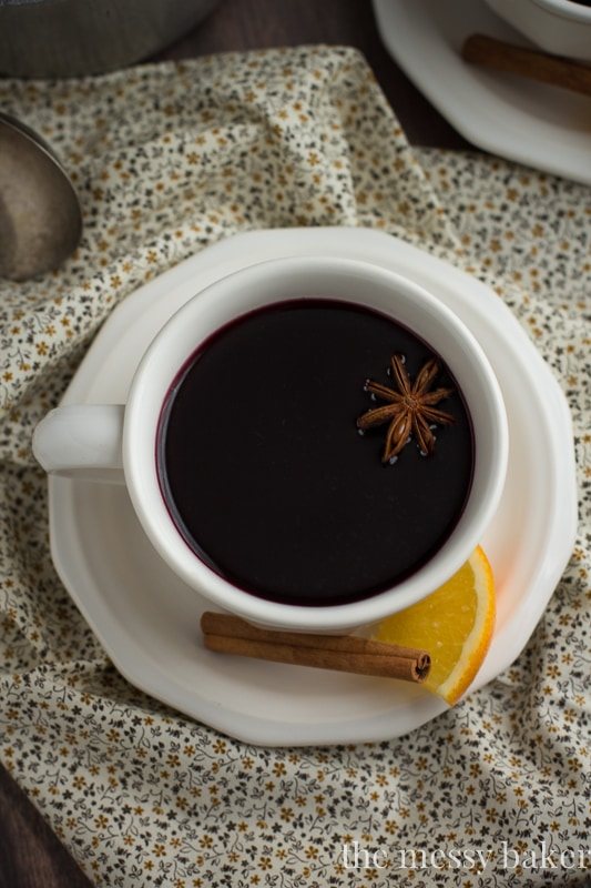Pomegranate Mulled Wine | www.themessybakerblog.com