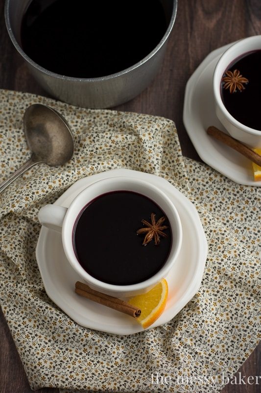 Pomegranate Mulled Wine | www.themessybakerblog.com