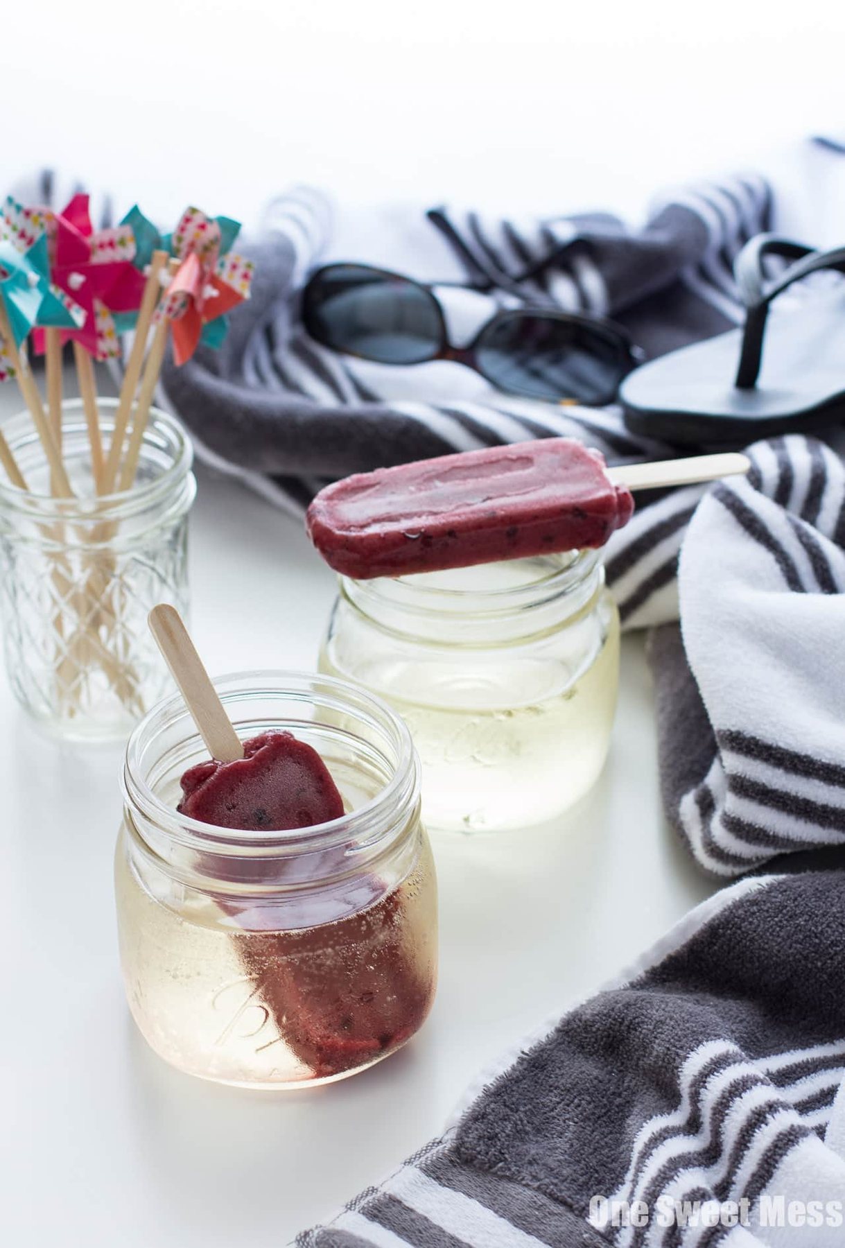 Thirsty Thursday: Frozen Fruit Bar Prosecco Floats