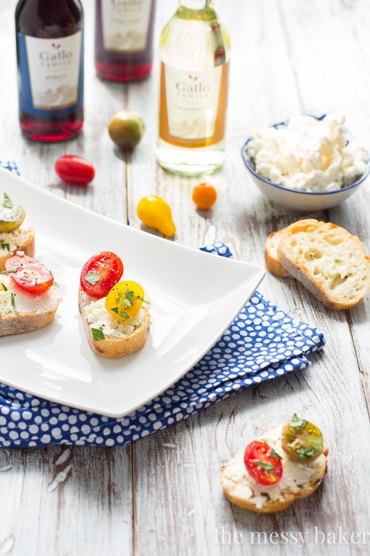 Easy Ricotta Toasts with Tomatoes Appetizer for Football | www.themessybakerblog.com