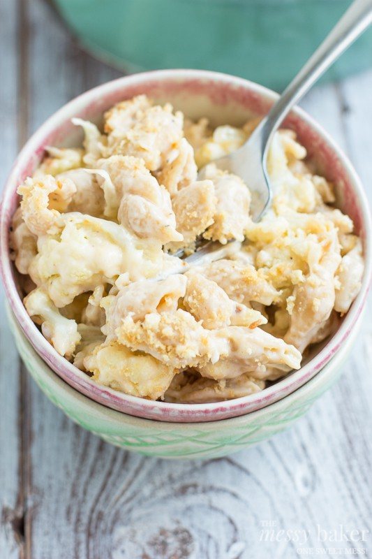 Roasted Cauliflower Mac & Cheese | www.themessybakerblog.com