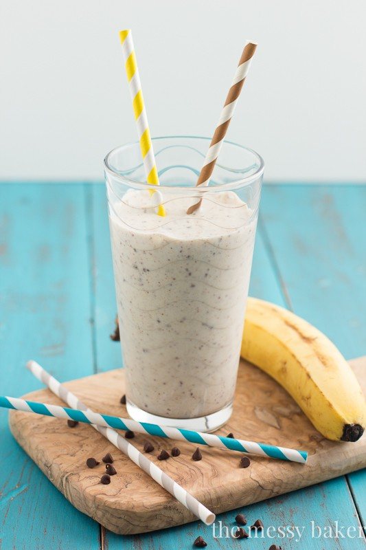 Skinny Banana Chip Smoothie from www.themessybakerblog.com