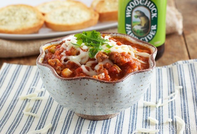Slow Cooker Pizza Dip | www.themessybakerblog.com